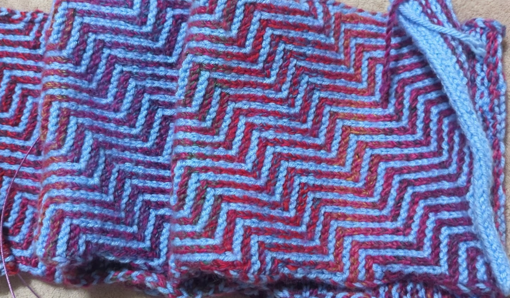 Mosaic staggered zigzag pattern